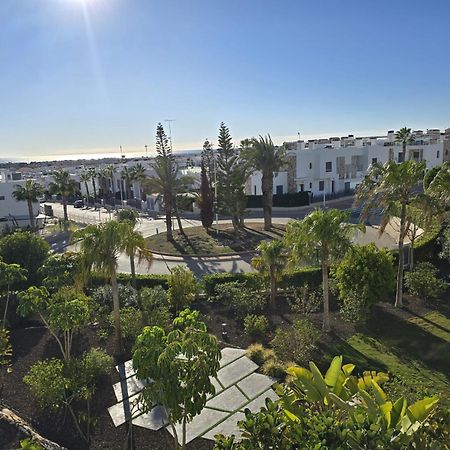 Nice 2 Bedroom Bali Apartment With Sea Views Torrevieja Ngoại thất bức ảnh