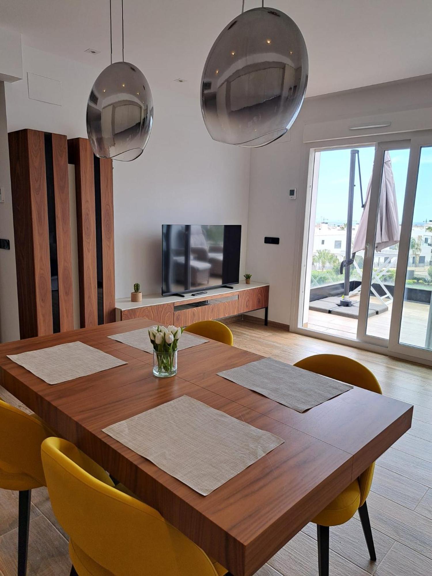 Nice 2 Bedroom Bali Apartment With Sea Views Torrevieja Ngoại thất bức ảnh