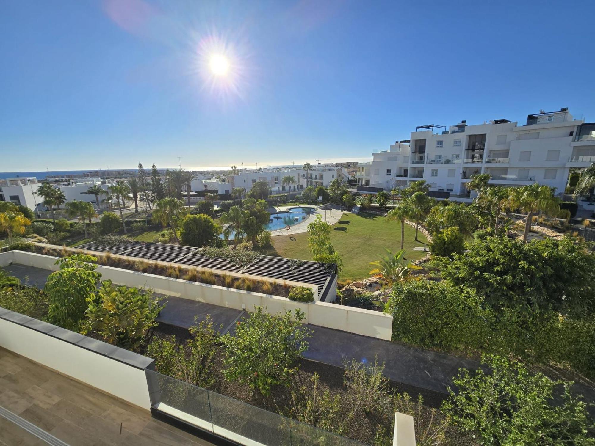 Nice 2 Bedroom Bali Apartment With Sea Views Torrevieja Ngoại thất bức ảnh