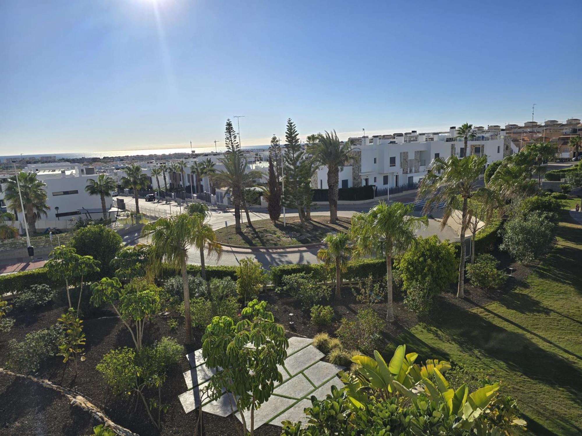Nice 2 Bedroom Bali Apartment With Sea Views Torrevieja Ngoại thất bức ảnh
