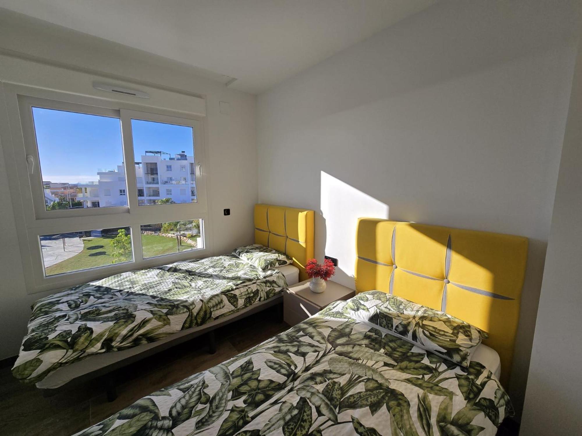 Nice 2 Bedroom Bali Apartment With Sea Views Torrevieja Ngoại thất bức ảnh